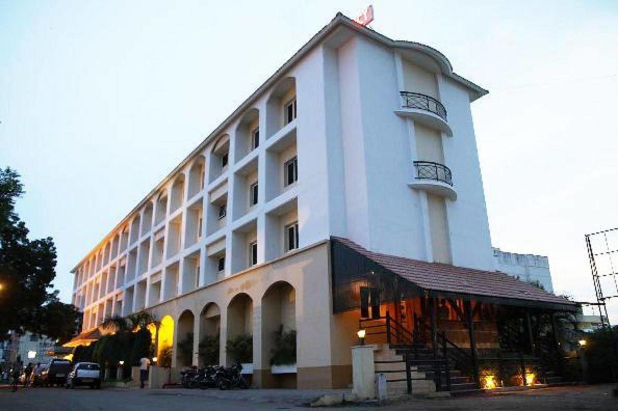Hotel The Residency Karur Exterior foto