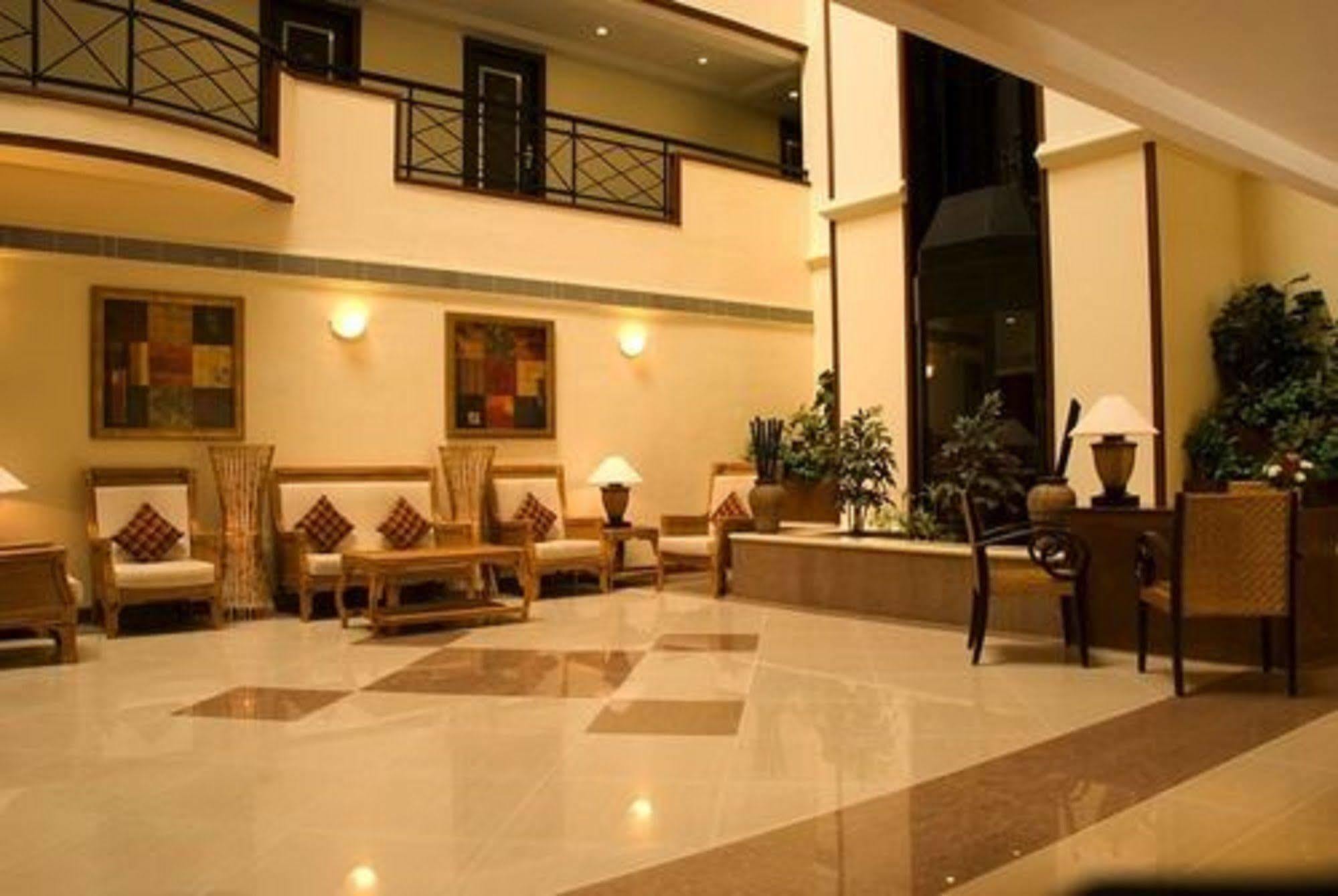Hotel The Residency Karur Exterior foto