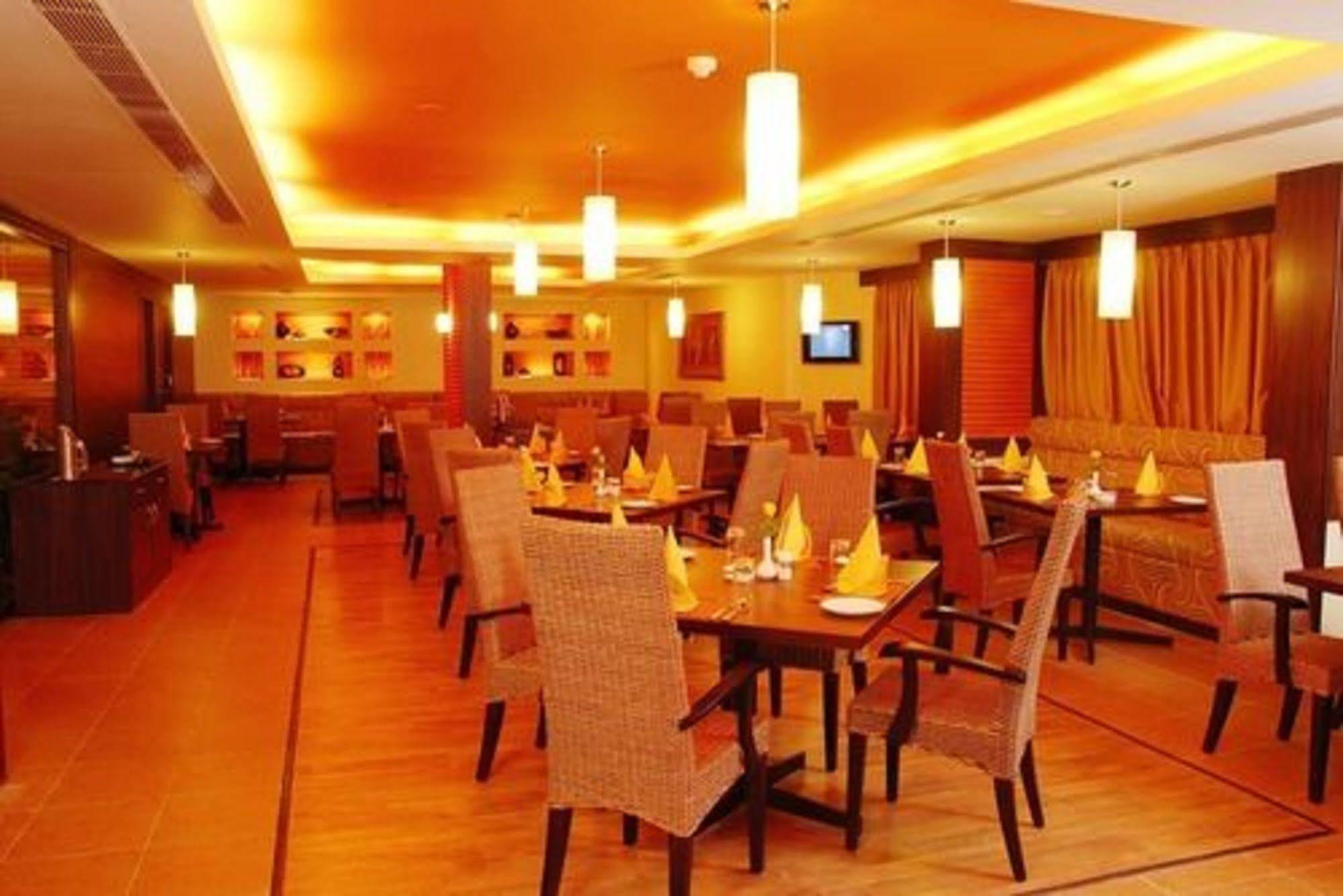 Hotel The Residency Karur Exterior foto