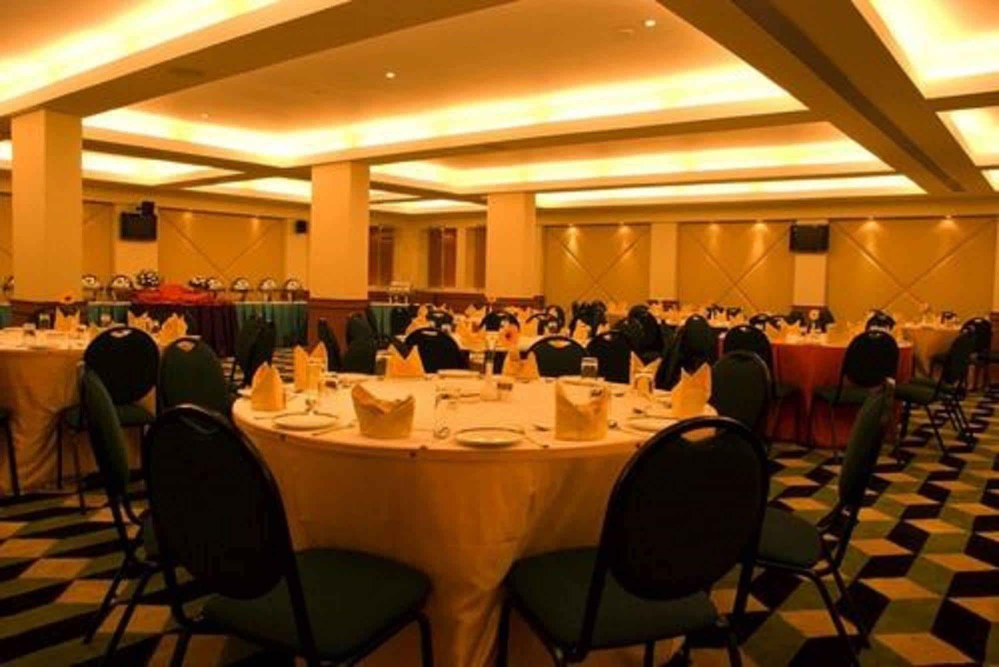 Hotel The Residency Karur Exterior foto