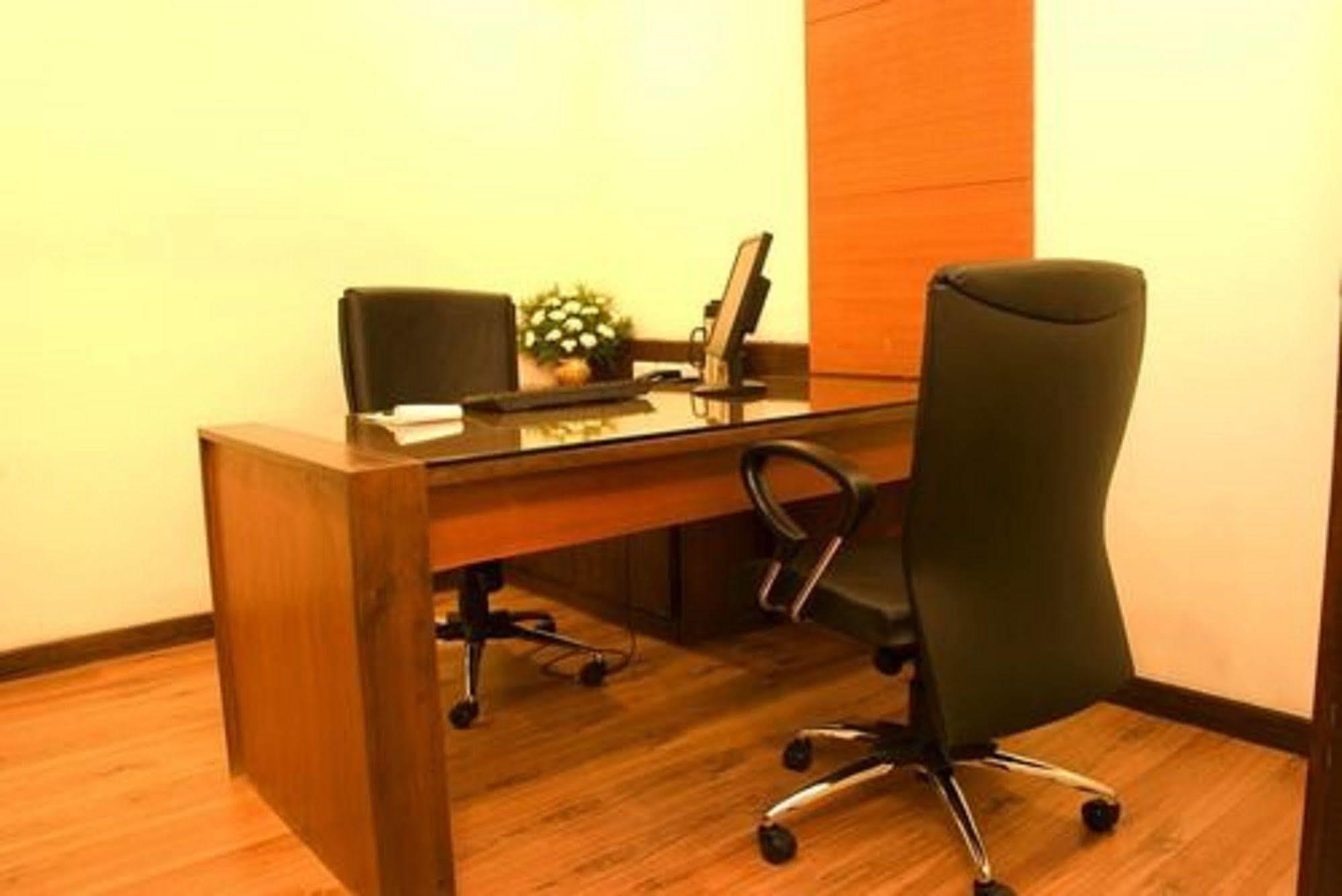 Hotel The Residency Karur Exterior foto